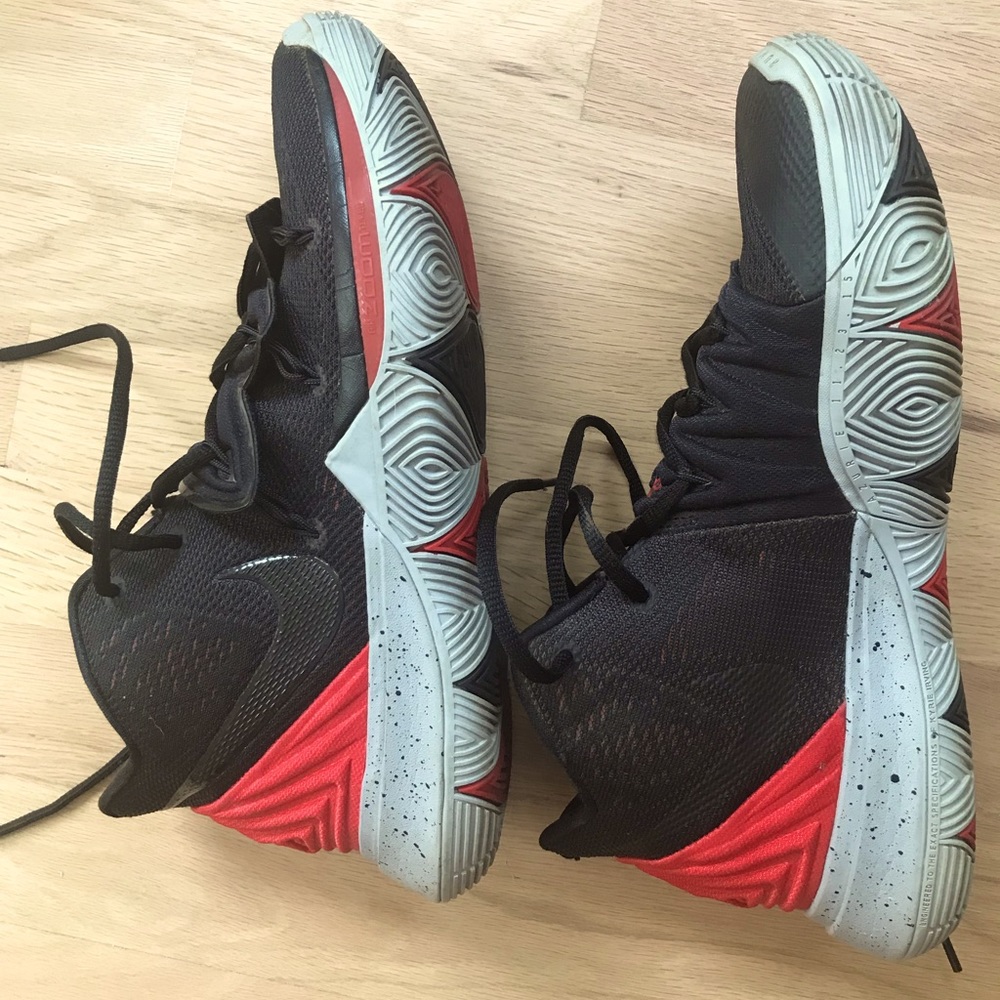 Nike Kylie Five Mens Sz 9 Black//Red/Gray